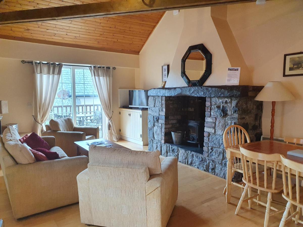 Dangan Lodge Holiday Cottages - Housity