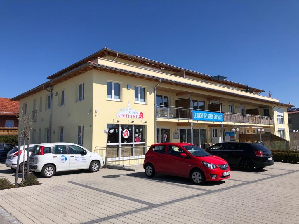 Pension Chen, 2 Doppelzimmer , EBK, separater Balkon - Housity