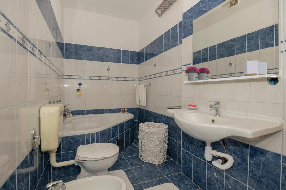Sea View Apartment Lucija with Balcony & Garage Parking - Housity