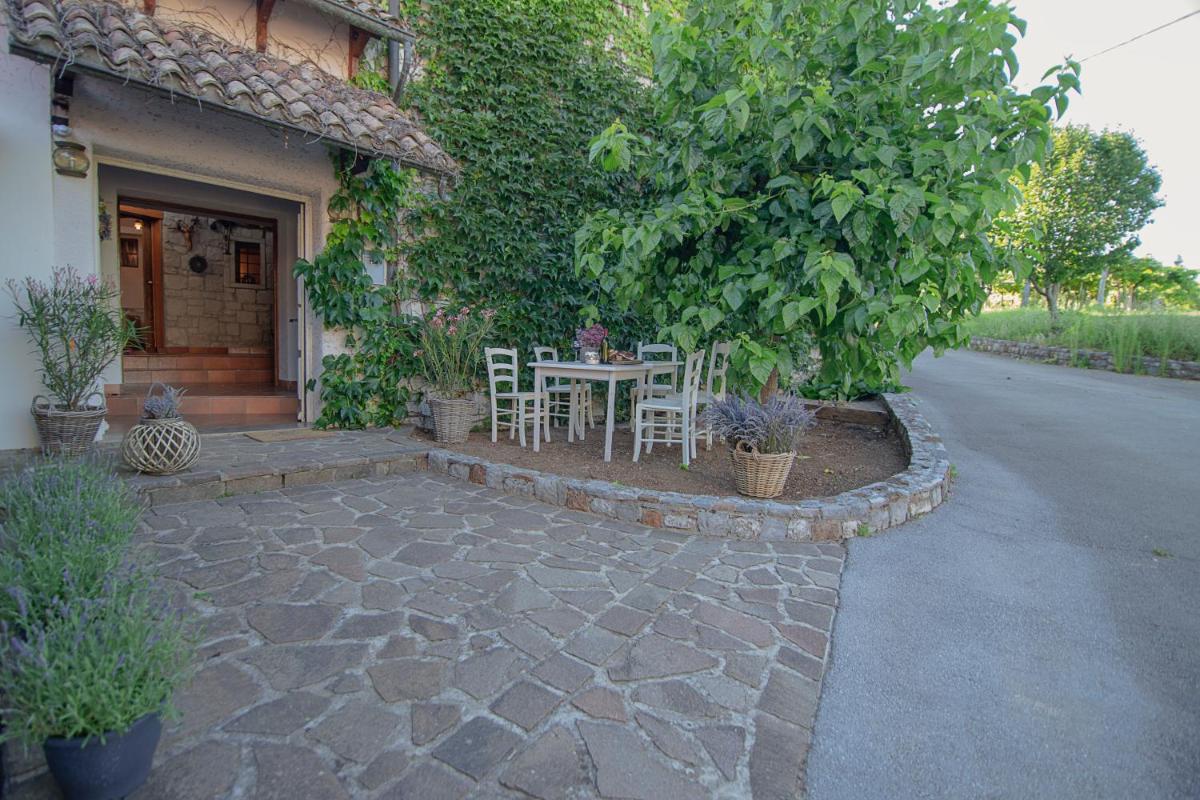 Apartment Ana - Karst Cycling Paradise - Housity