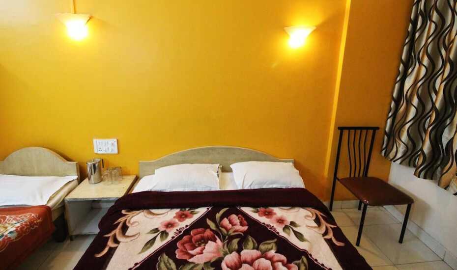 Hotel Amir Lodge - Housity