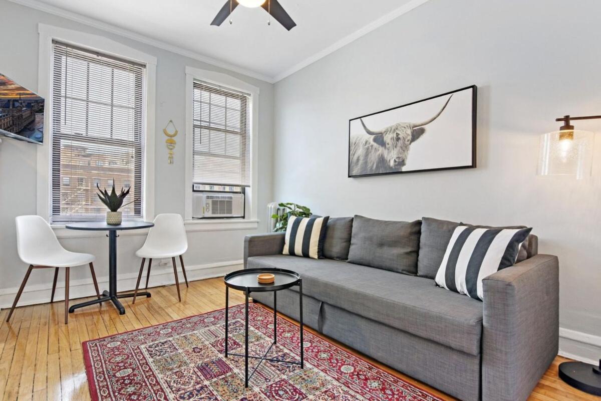 1BR Modern Apt close to Shops & Restaurants - Belmont C6 - Housity