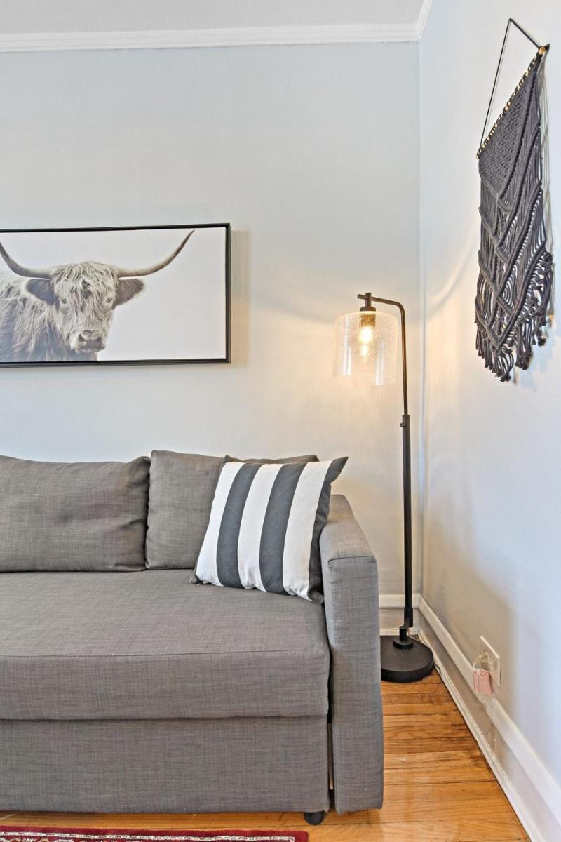 1BR Modern Apt close to Shops & Restaurants - Belmont C6 - Housity