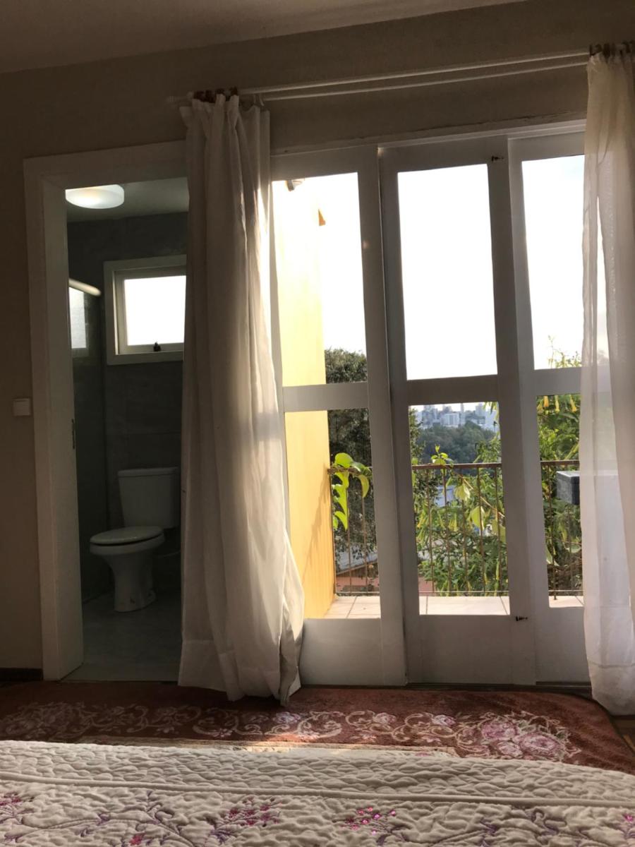 Apê completo com suíte, sacada e garagem fechada - Housity