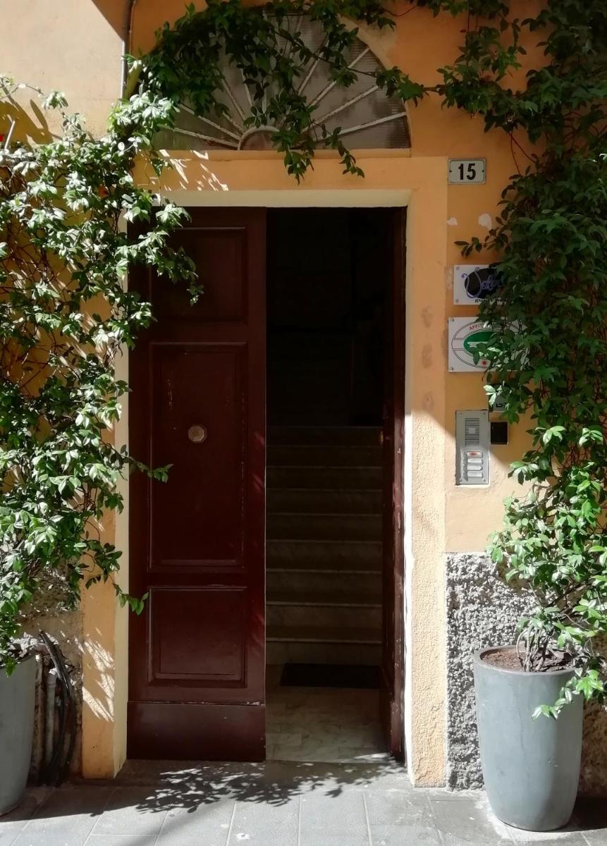 Valerie - Housity