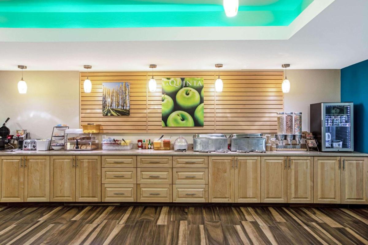 La Quinta by Wyndham Grand Forks - Housity