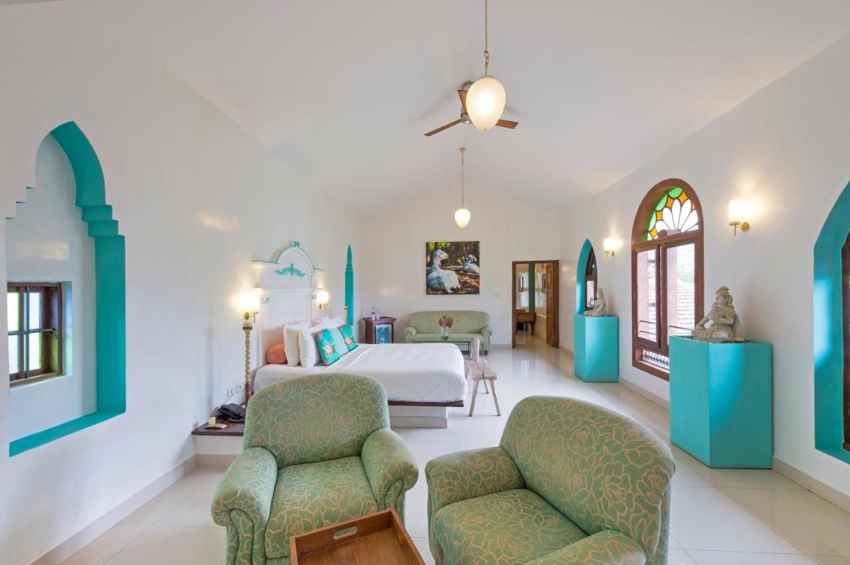 Purity at Lake Vembanad - Housity