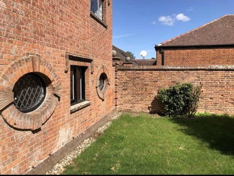 Luxury 3 Bed House on the Estate of 17th Century Manor House - Housity