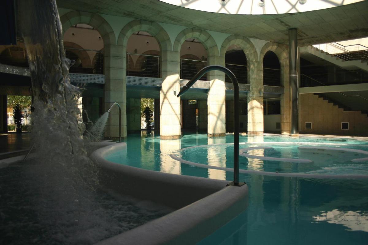Piscina en o cerca de Balneario de Mondariz