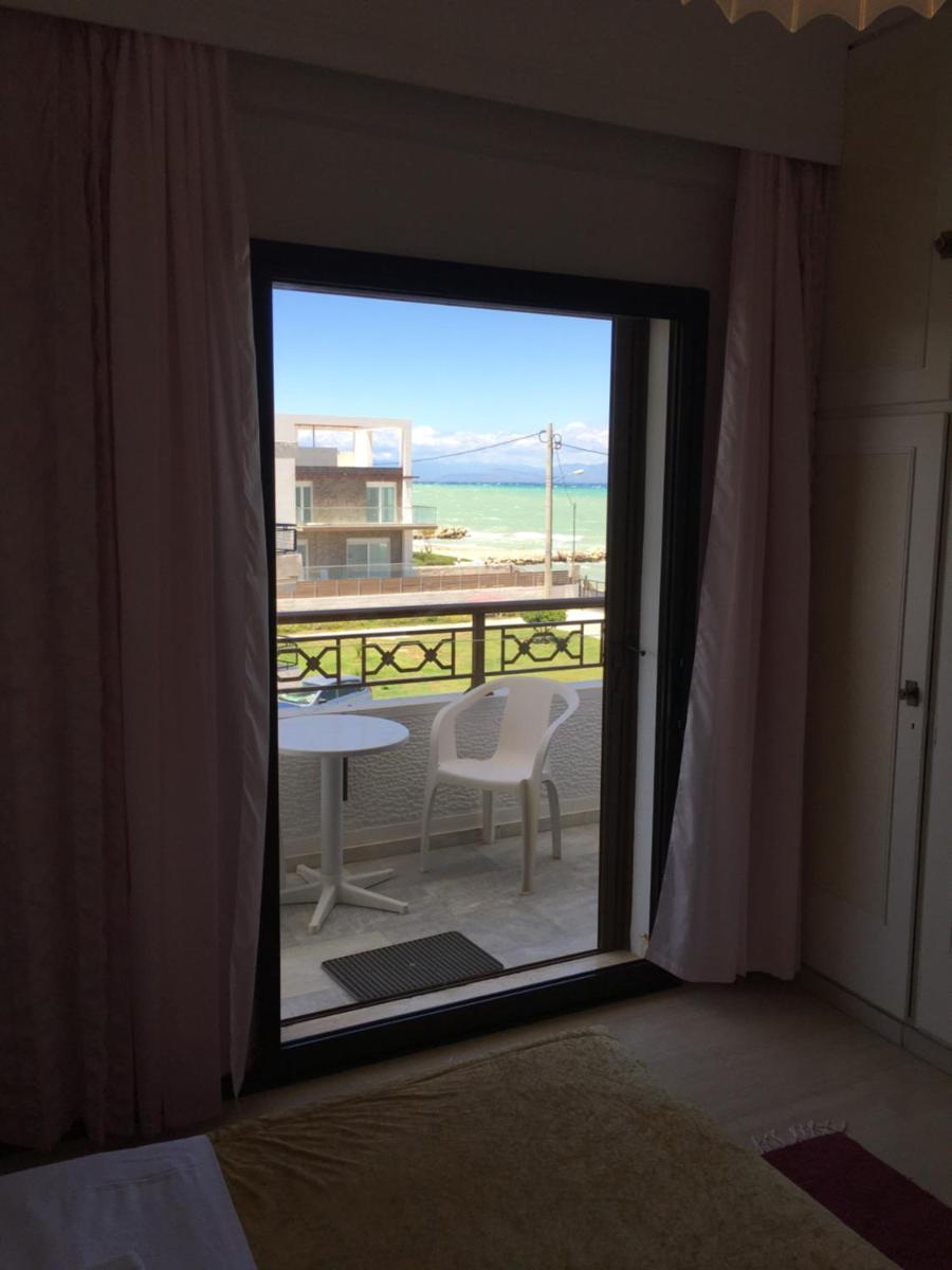 Chris Studios & Apartments - Housity
