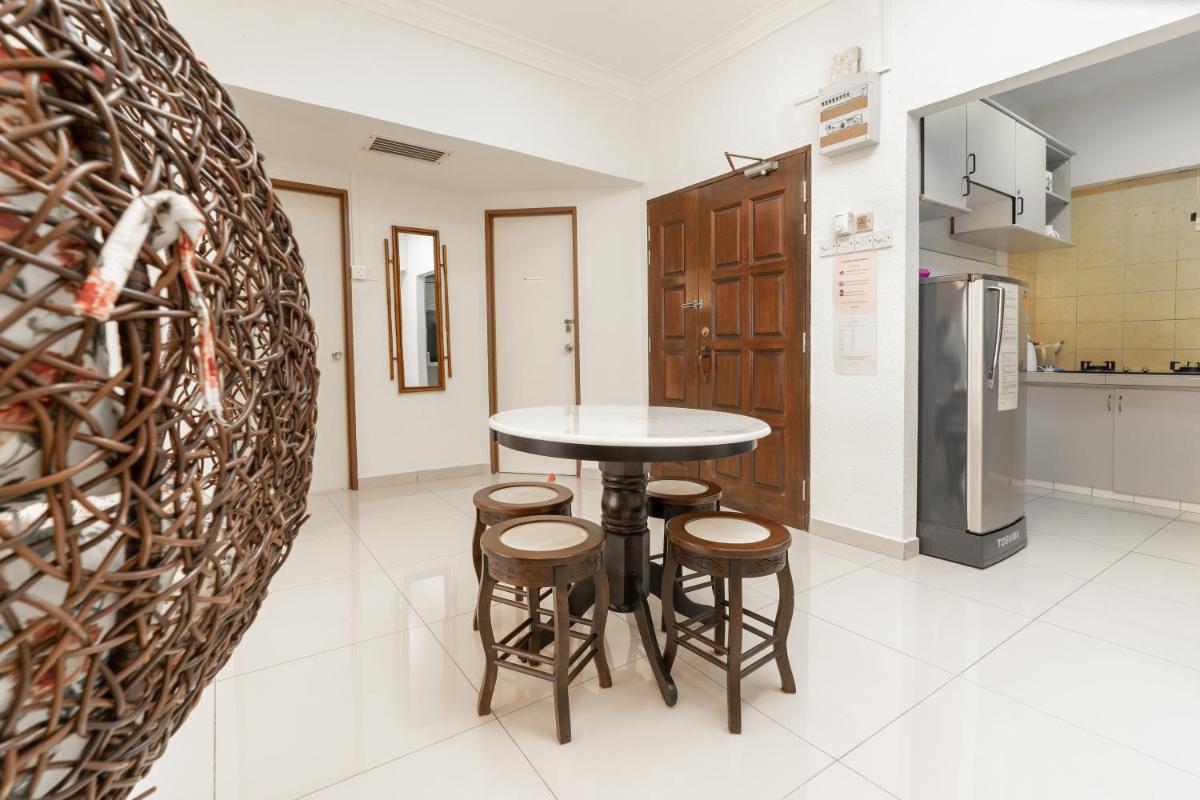DELUXE Suite Seaview Batu Ferringhi 2304 - 2 Rooms - Housity