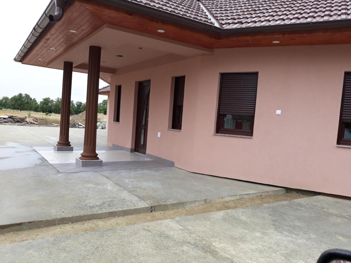 Andi Apartman - Housity