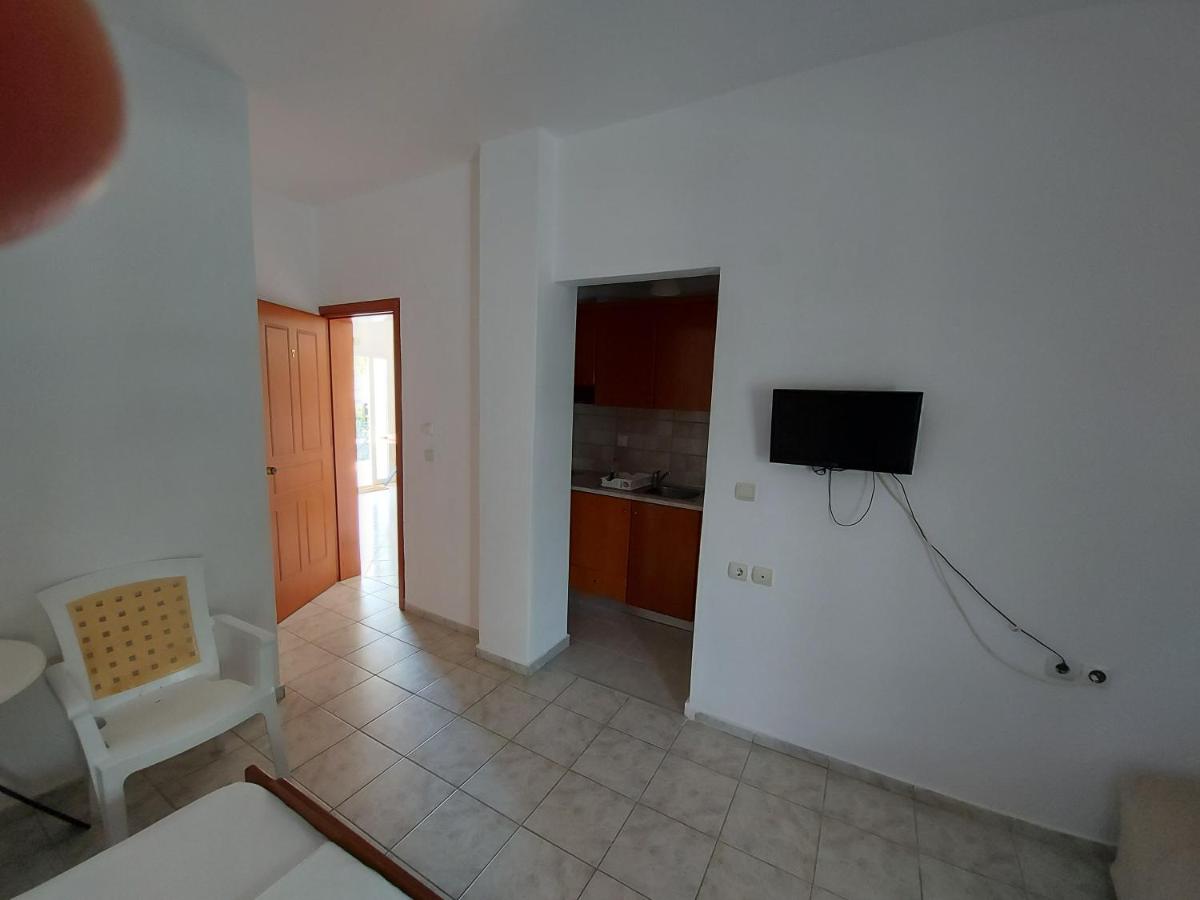 Apocalypsis Studios-Apartments - Housity