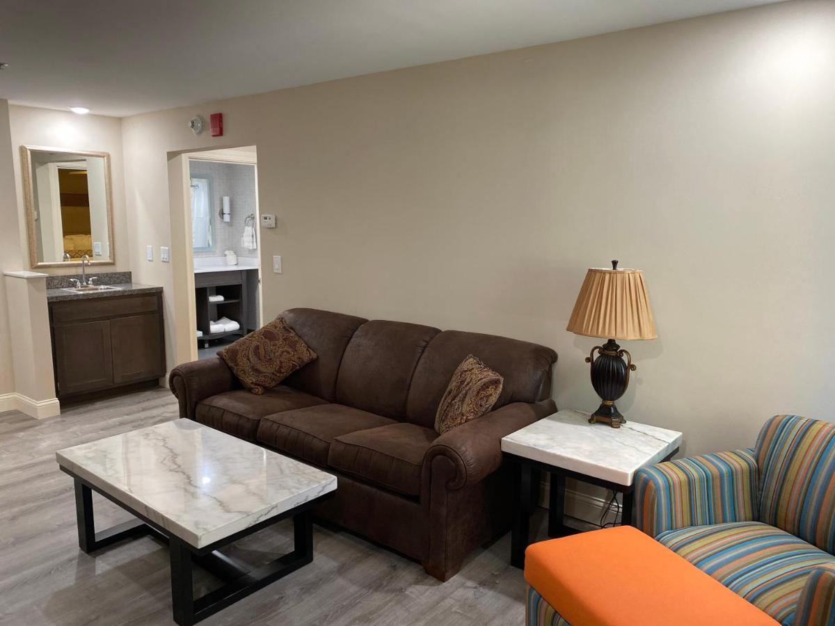 Clayton Plaza Hotel & Extended Stay - Housity