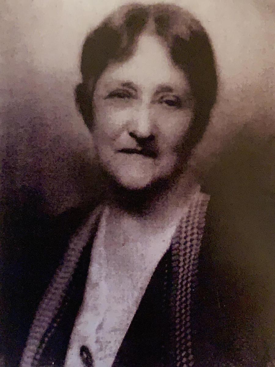 Oak Hill On Love Lane Bed and Breakfast Inn - Housity