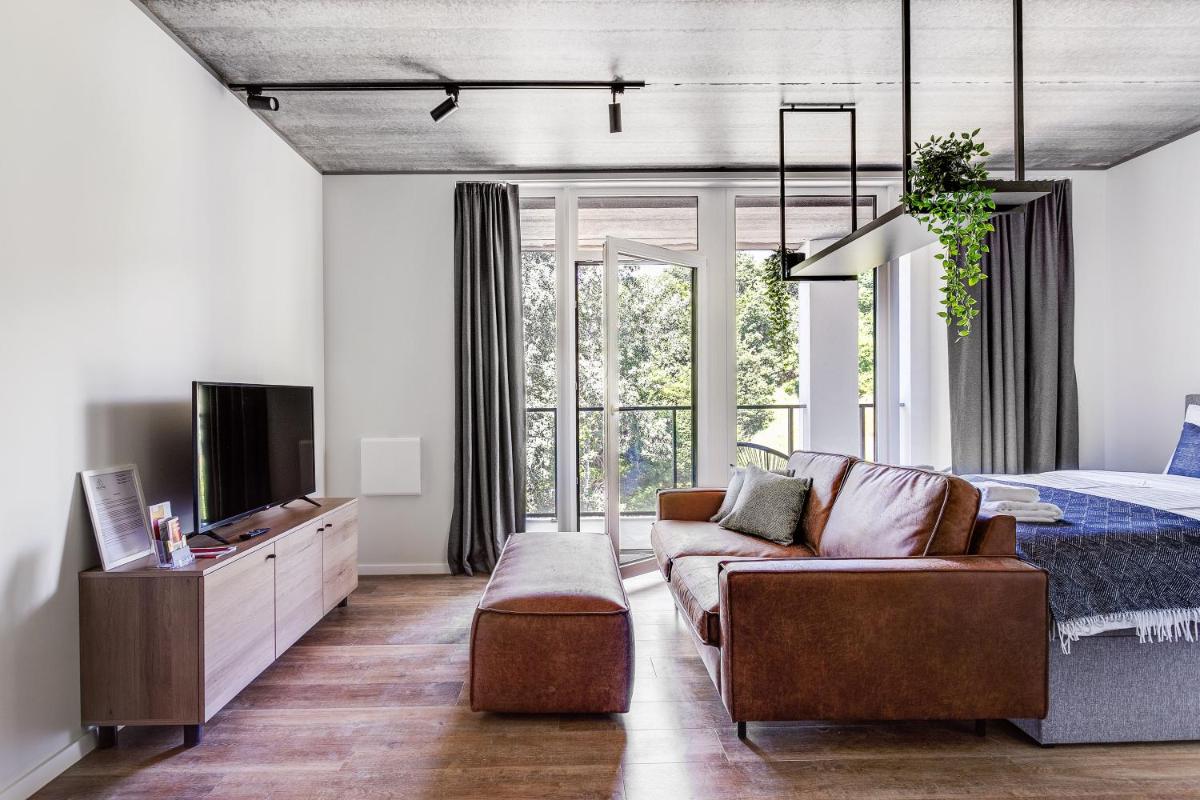 Suitetrails - Ozas Park Apartments Spacious & Modern Studios