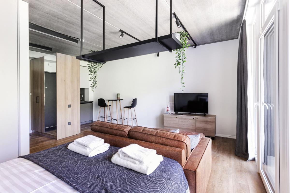 Ozas Park Apartments Spacious & Modern Studios - Housity