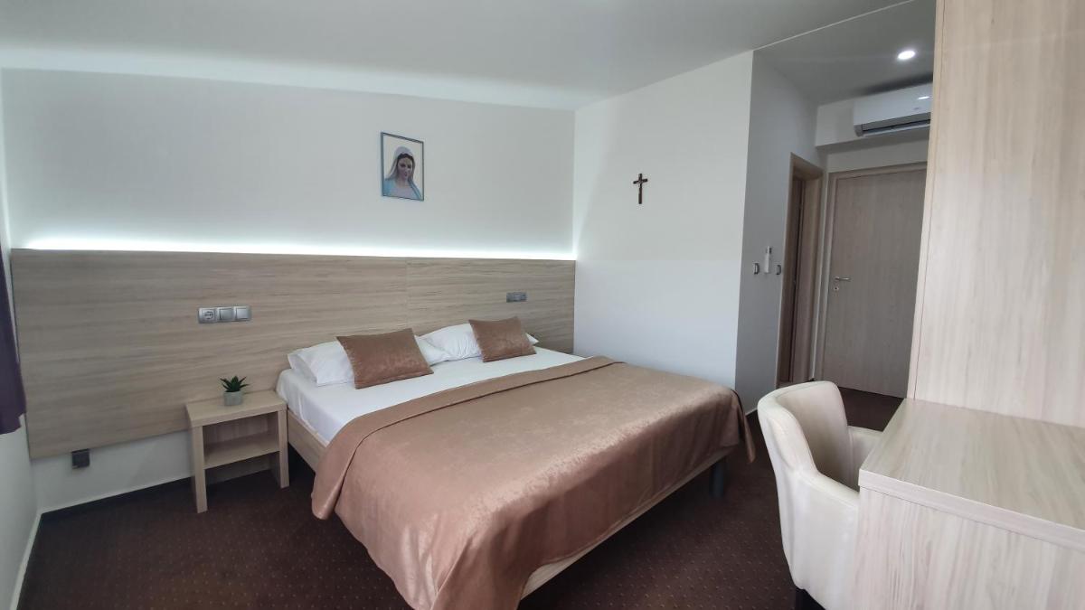 Hotel Glorija - Housity