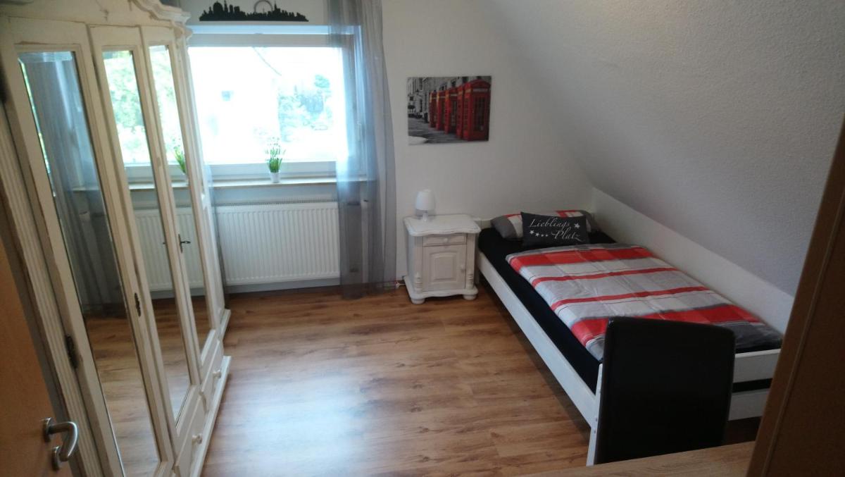 Privates Zimmer bei der Weser-Ems-Halle - Housity