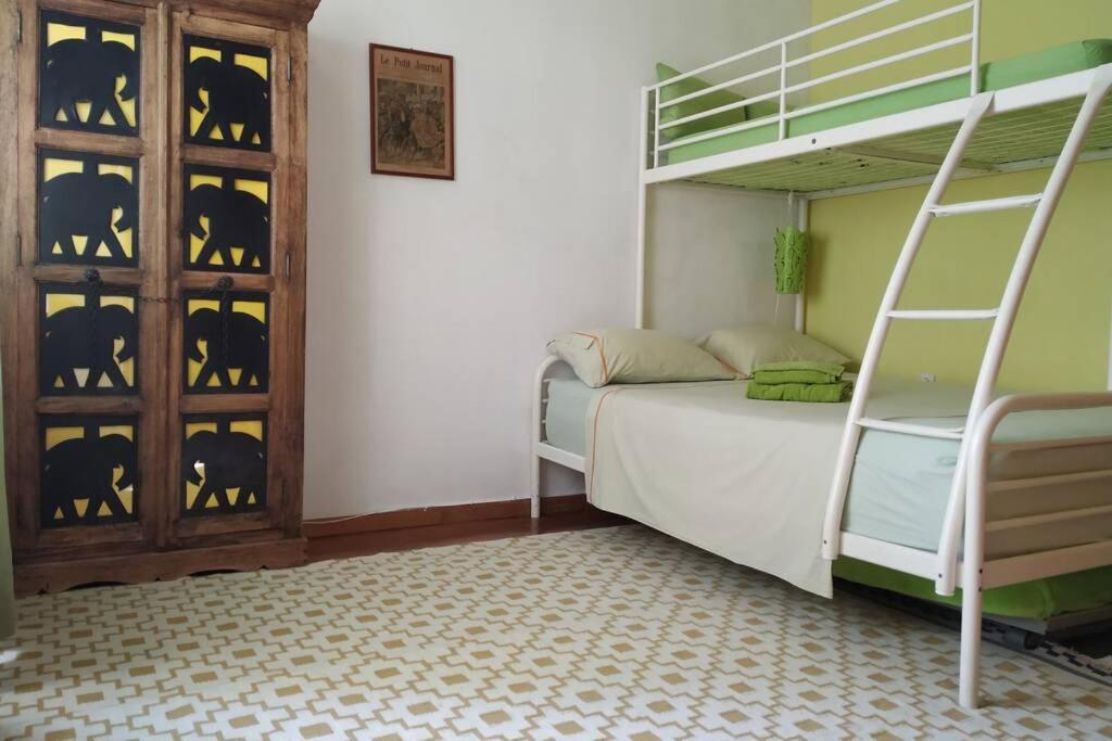 Secluded house with great view and private beach - Housity