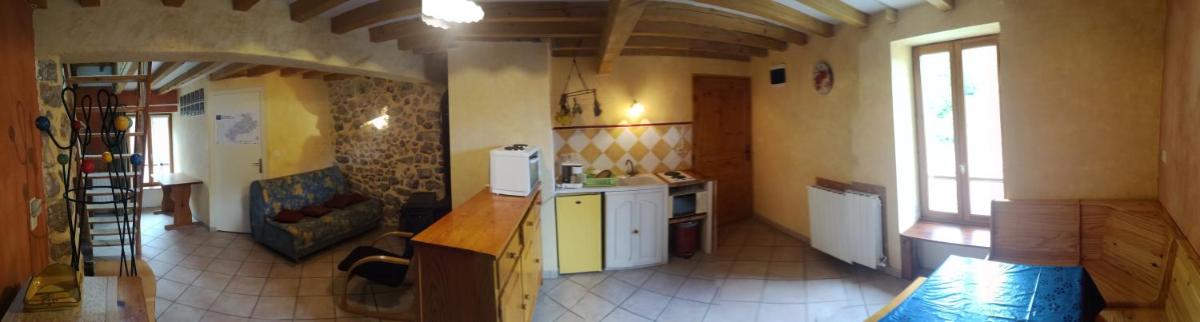 Gite les Hirondelles - Housity