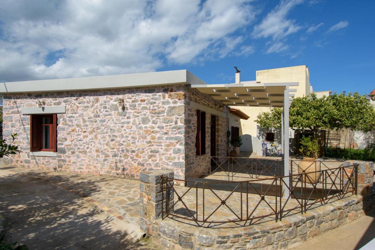 Pavlakis Lemon-Tree House - Housity