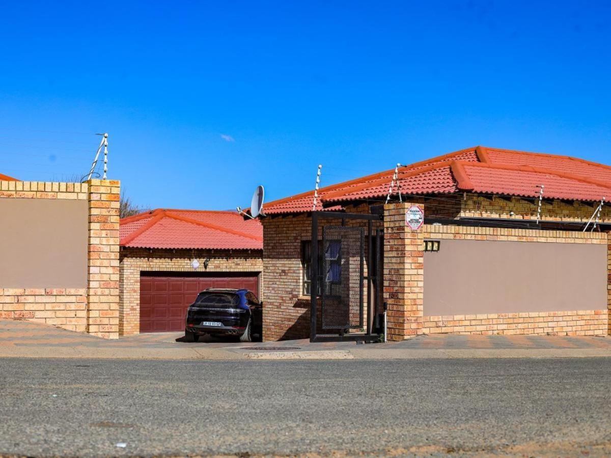 Hakgosi Self Catering Apartments - Housity