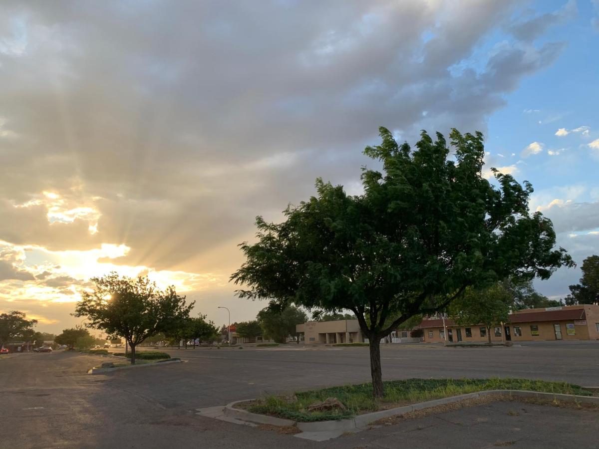 Lariat Motel - Housity