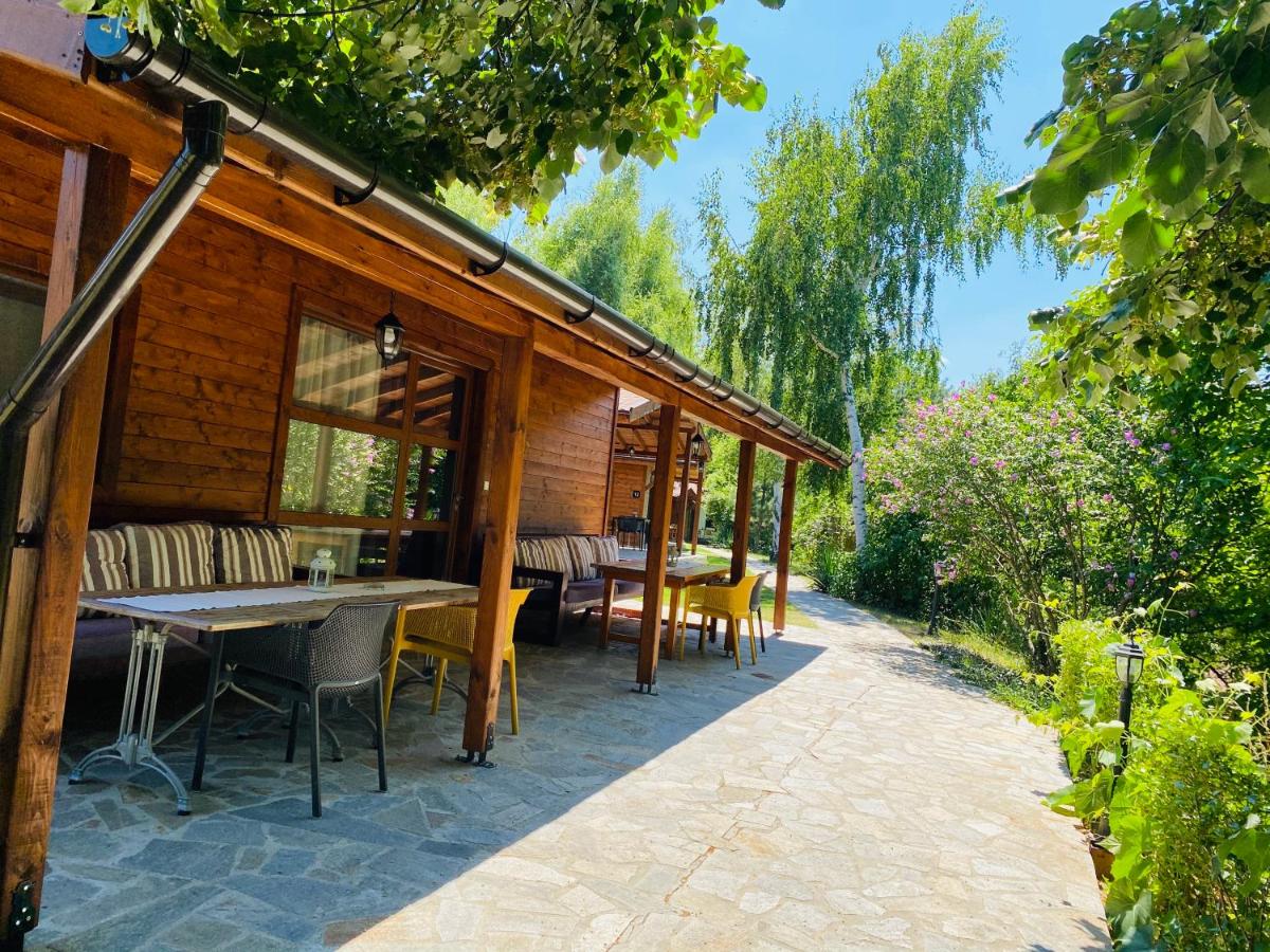 Friends Bungalows - Housity
