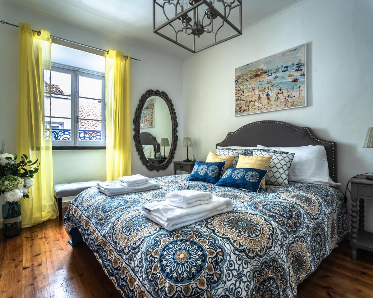 city center, 200 meters to marina, walk to everything, private yard and garden - Housity