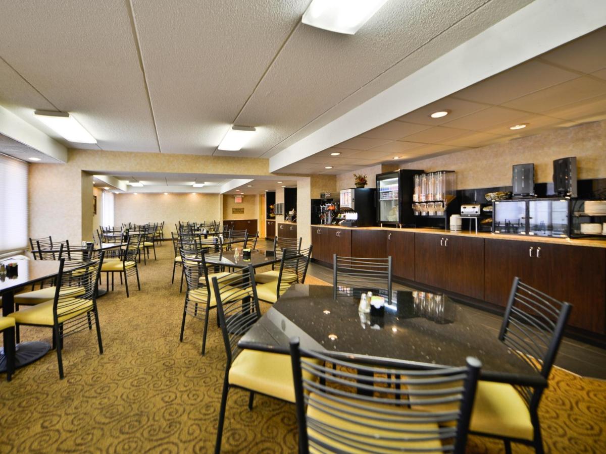 Ramada by Wyndham Plymouth Hotel & Conference Center - Housity