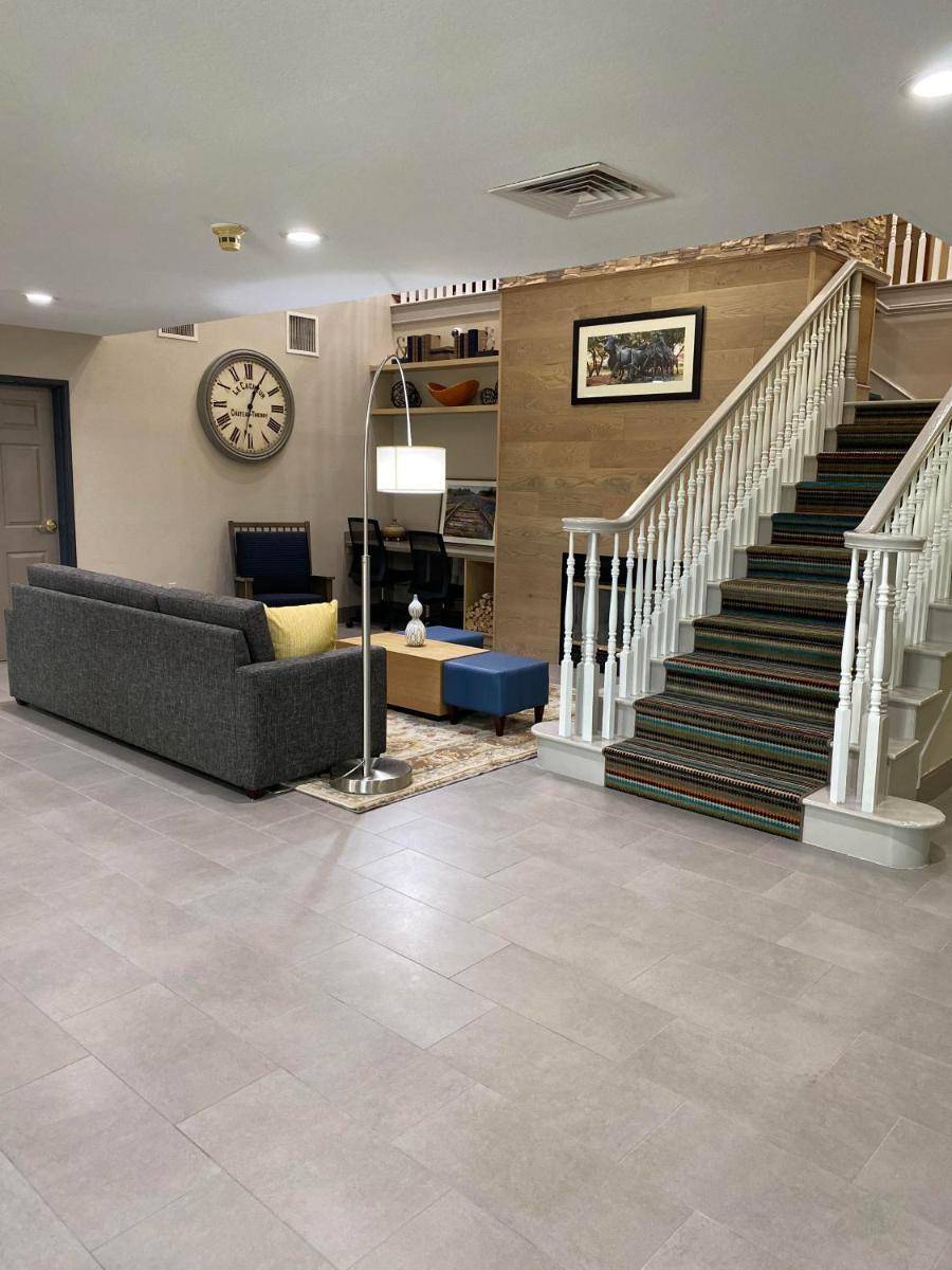 Country Inn & Suites by Radisson, Fort Worth, TX - Housity