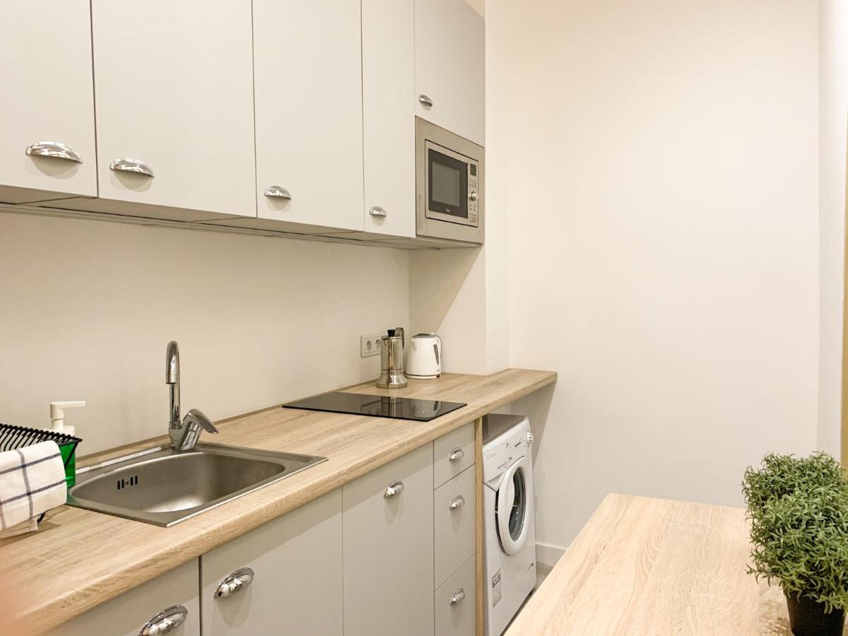 Simply Modern Apartment - Housity