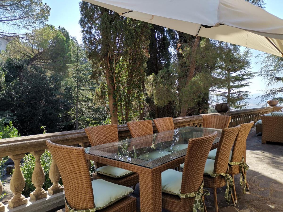 In a beautiful Etruscan village suspended between sky and sea a castle on the archipelago - Housity