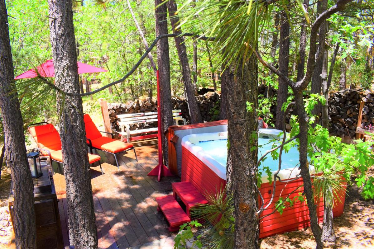 Dream Getaway with Secluded Spa - Hizvo