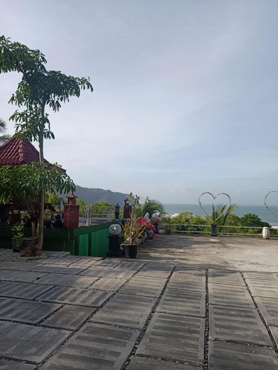 Losmen Kinasih Puncak & Gazebo Pandang - Housity