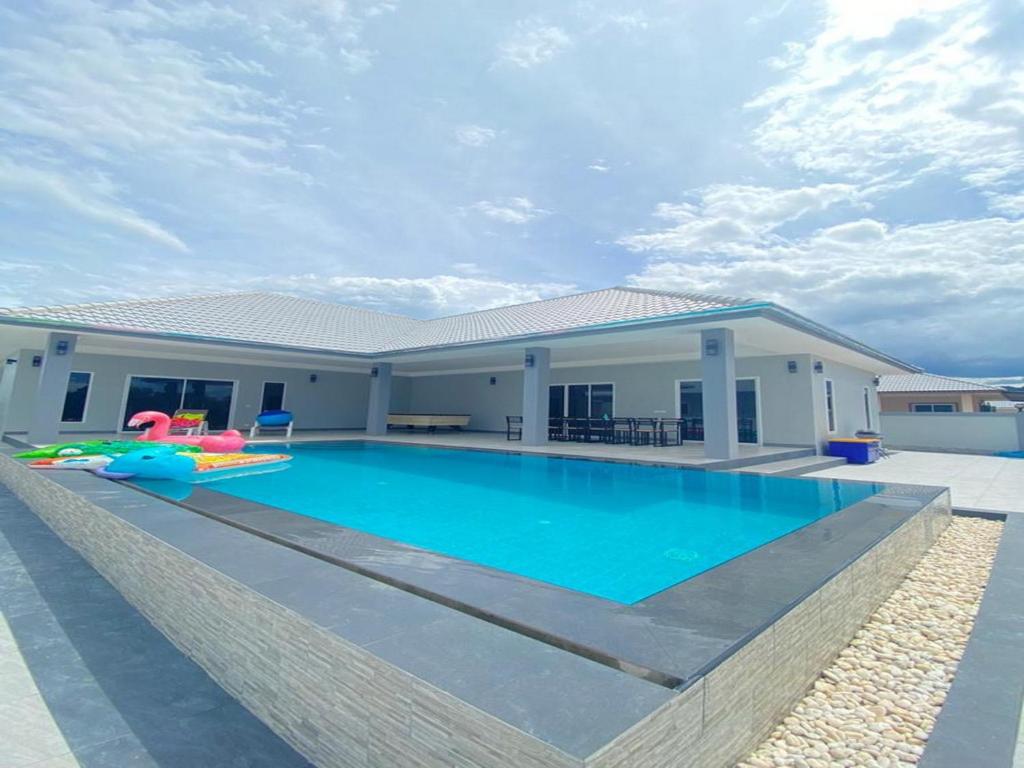 Cha Am Elite Pool Villa - Housity