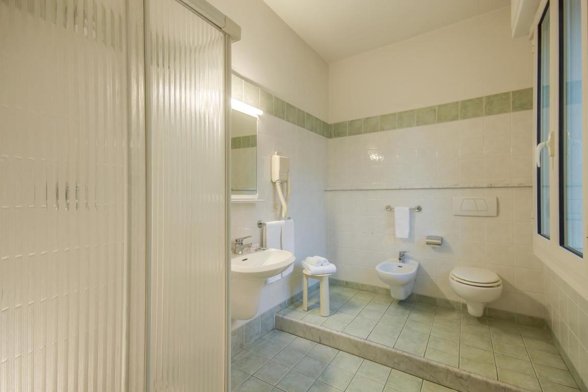 Hotel La Pace - Housity