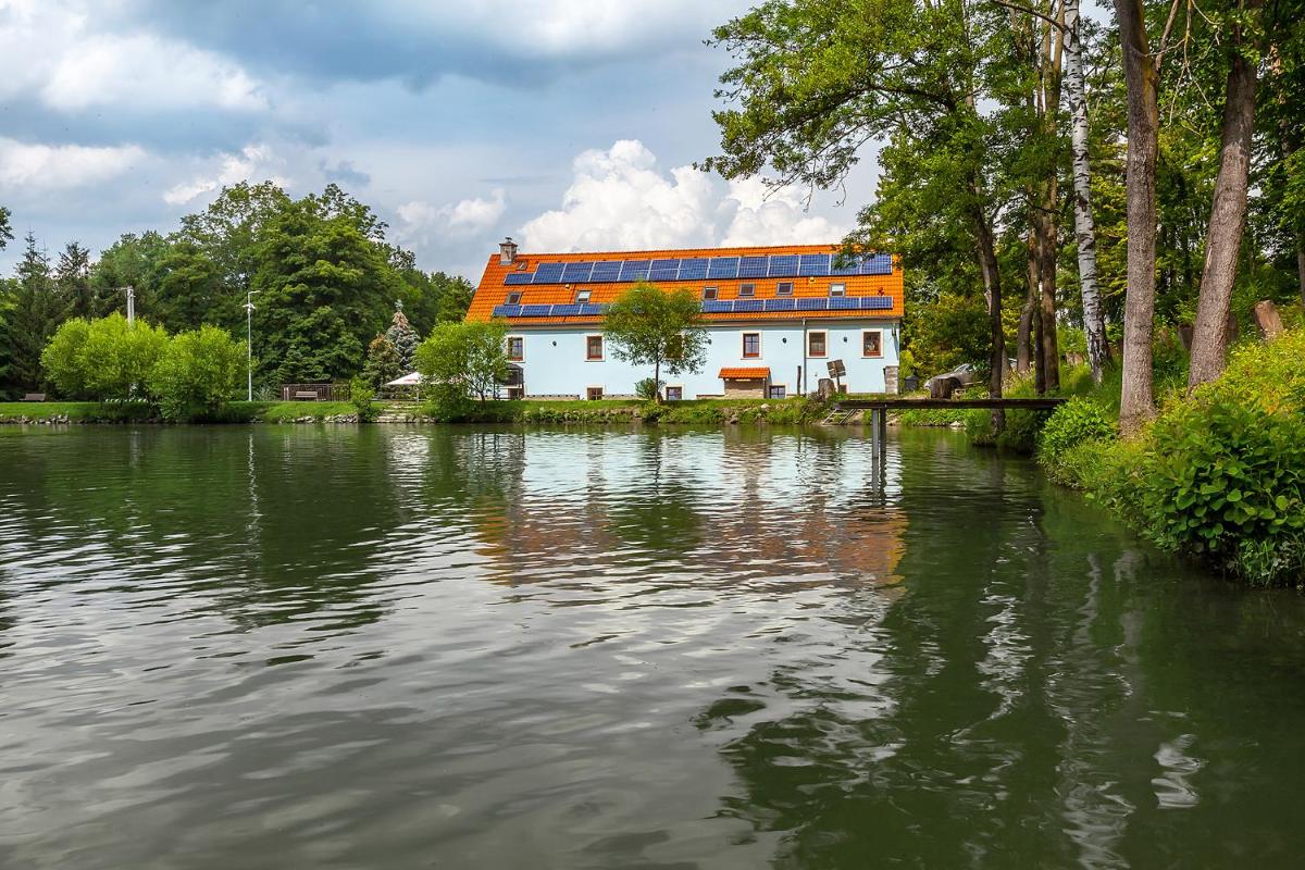 Penzion Bačalský mlýn - Housity