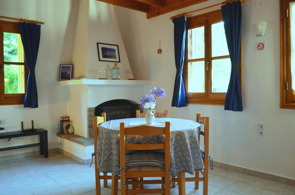 Kalokairi Cottage - Housity