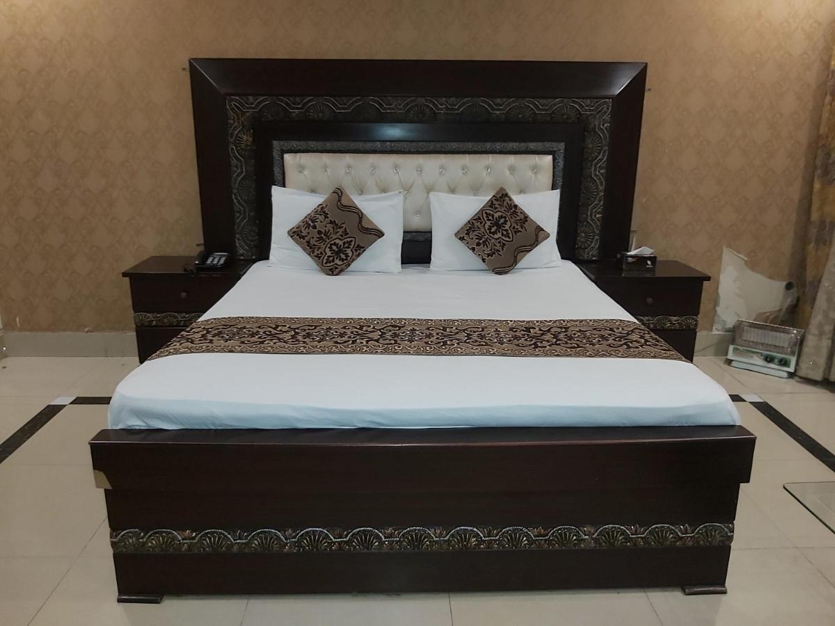 New Look Hotel - Housity