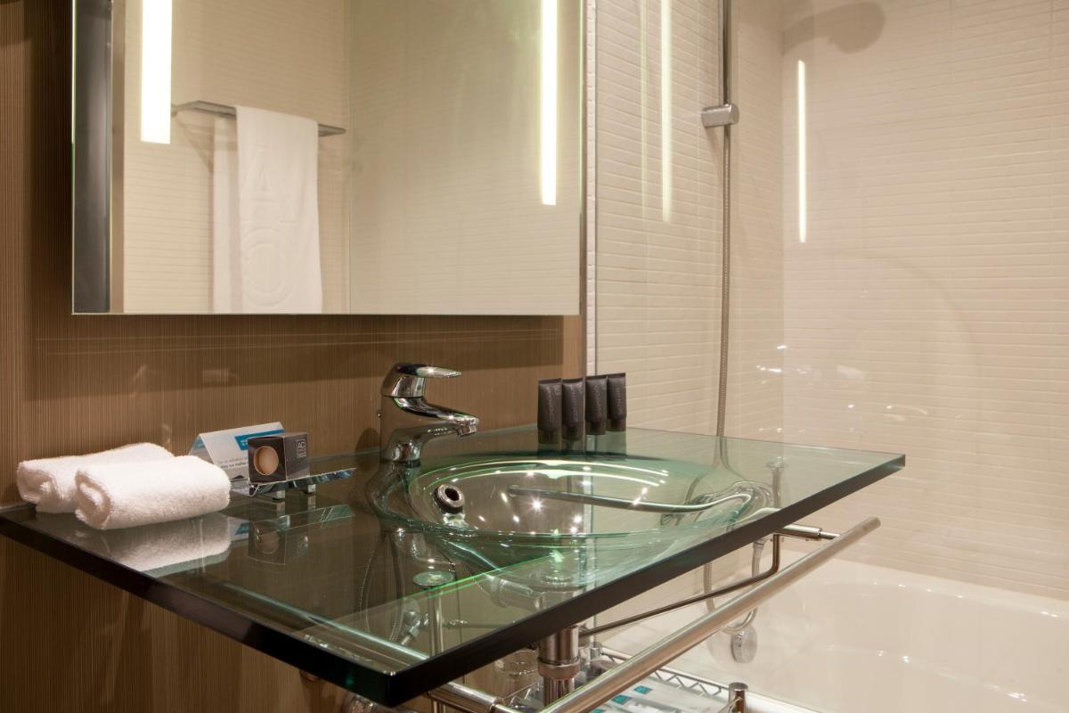 Un baño de Eurostars Vila de Allariz Hotel Balneario