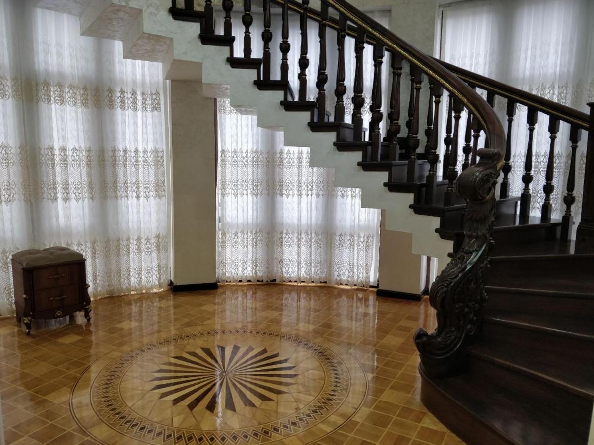 Deluxe House in Center of City - Housity