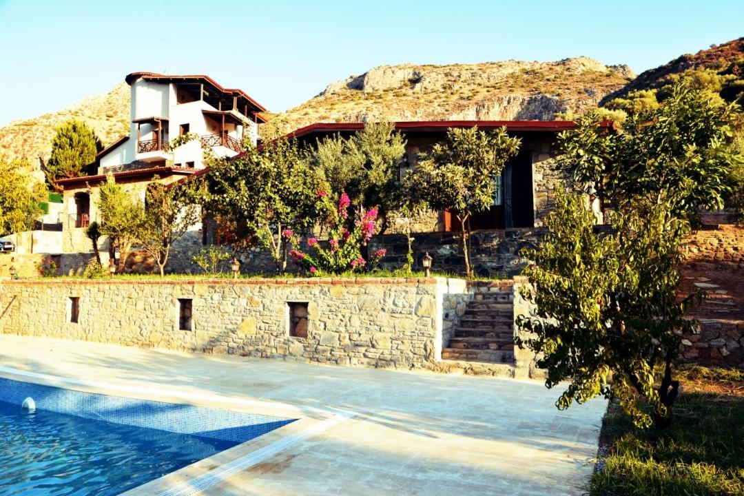 Pir Efes Konakları - Housity