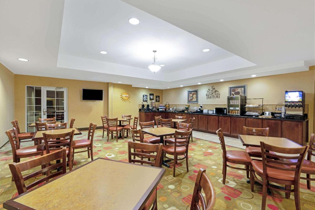 La Quinta by Wyndham Stillwater -University Area - Housity