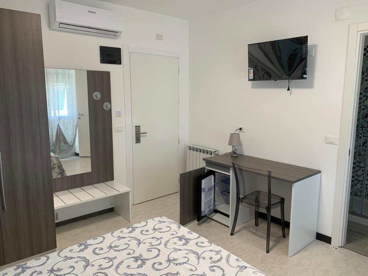 Hotel Aurora - Housity