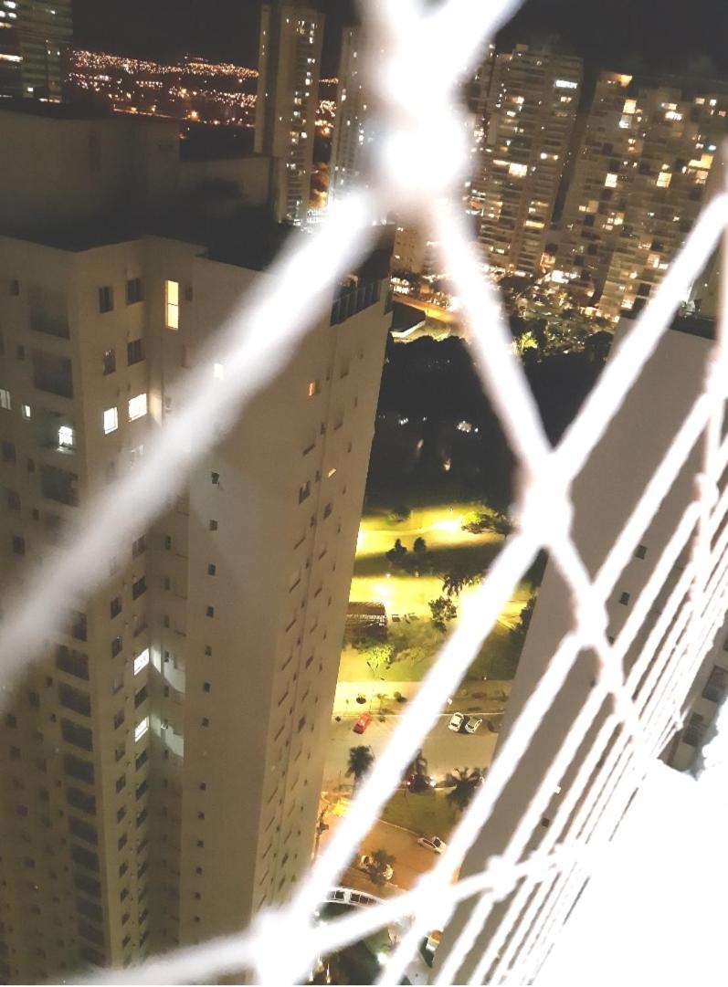 Flat Brookfield Towers Completo com ar, tv e Wifi. - Housity