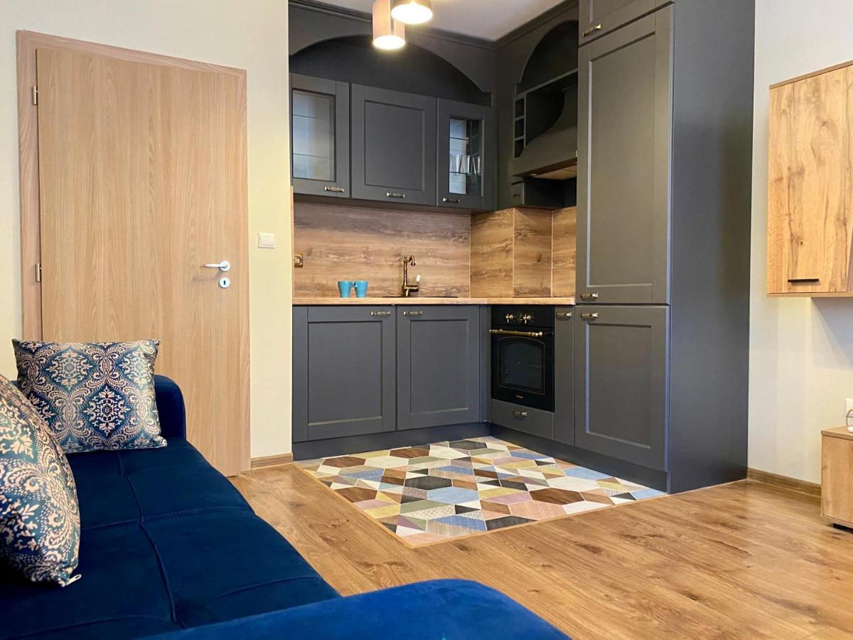 Boutique Magenta Gold Apartment - Housity