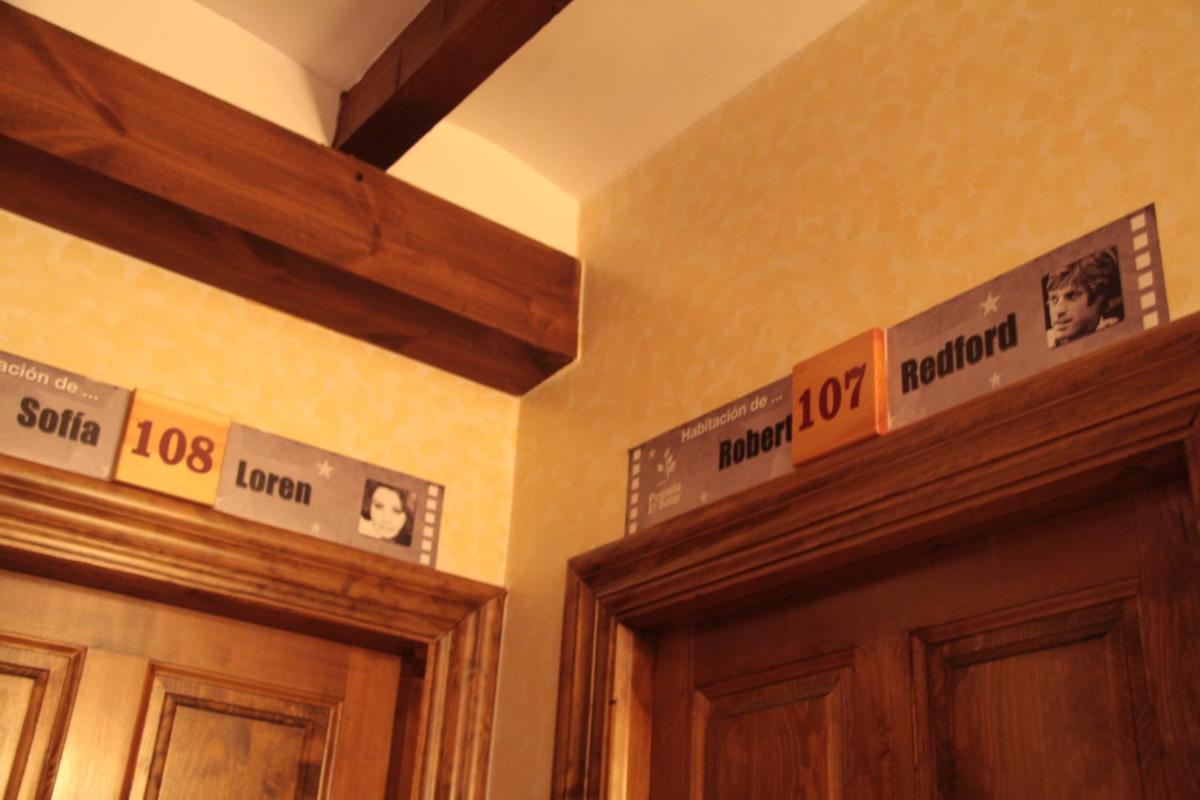 Certificado, premio, señal o documento que está expuesto en Hotel "Posada de Cantabria EL SOLAR" -Cenas típicas y Gintonic- Bar -Terraza panorámica