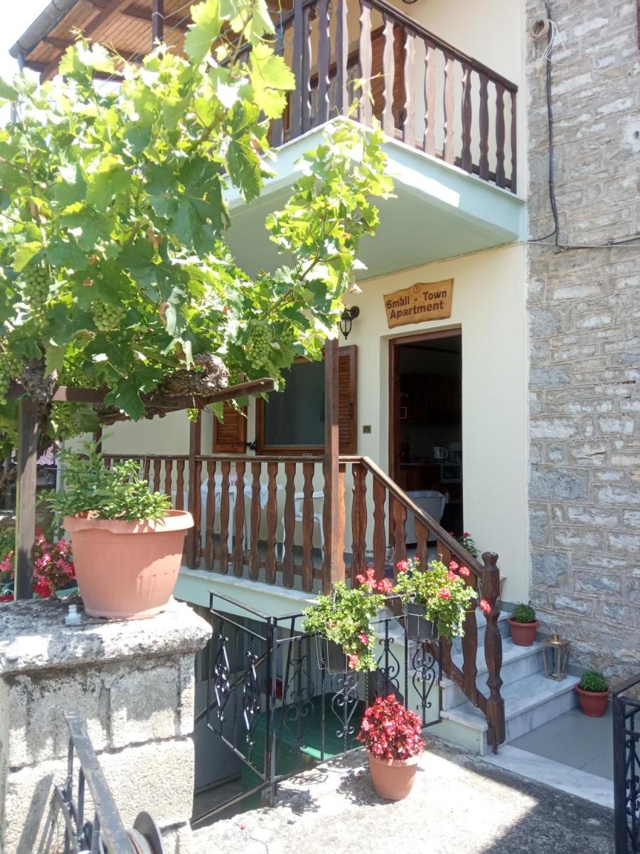Small Town Apartment - Housity